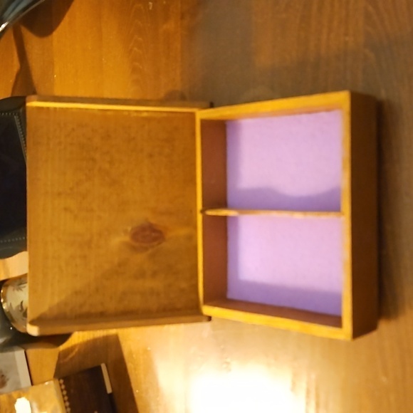 VTG 1980 Signed Floral Bow Handpainted Wood Jewelry Box - Picture 5 of 7